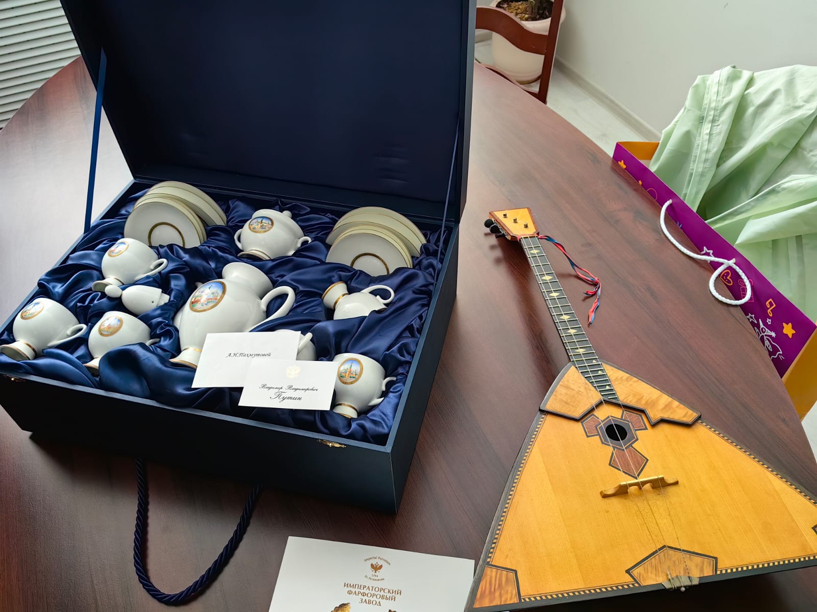 Около 3000 личных предметов Александры Пахмутовой представят на выставке в Волгограде