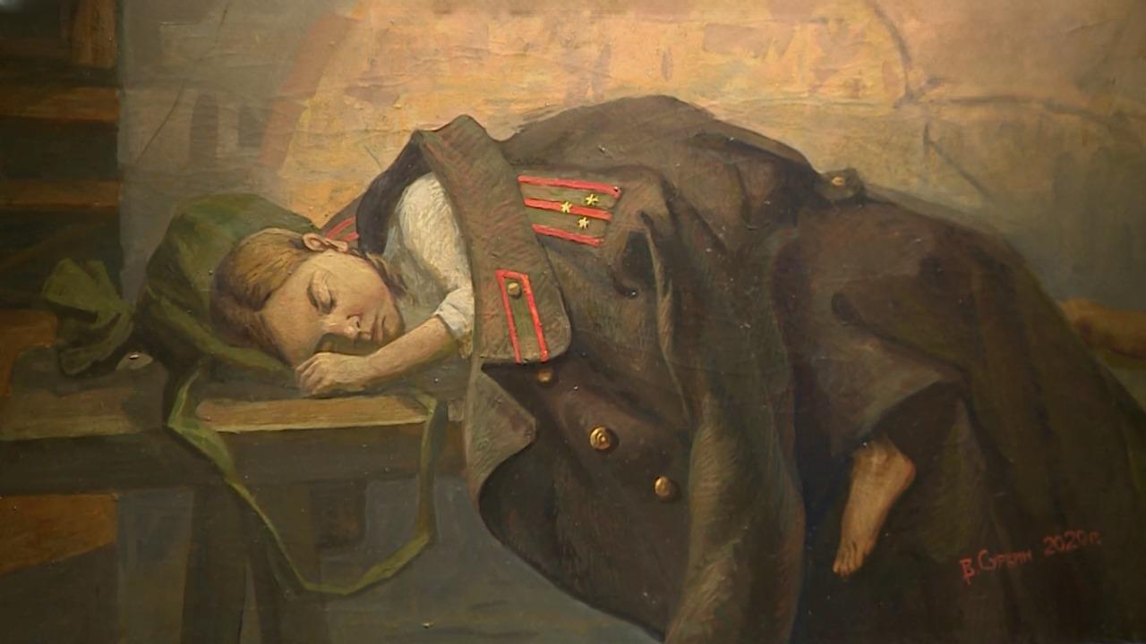 Жителям и гостям Волгограда показывают полотна ко Дню Победы из разных регионов России