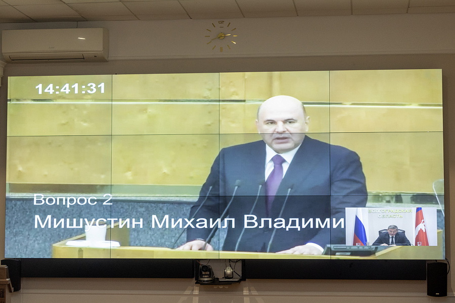 Волгоградский губернатор участвует в пленарном заседании Госдумы