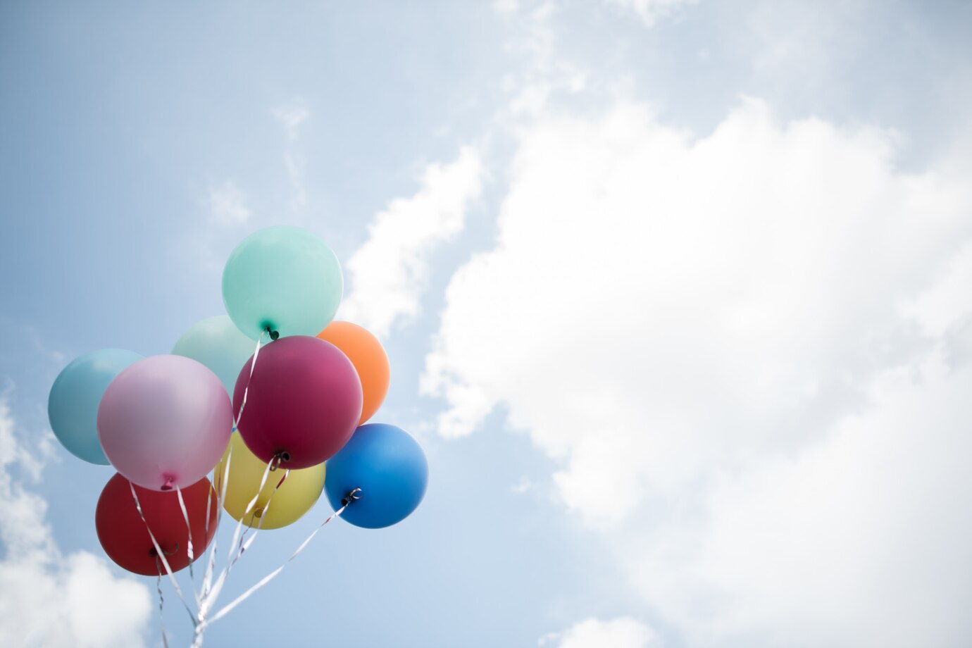 Волгоградцев призывают не выпускать гелиевые шары в небо