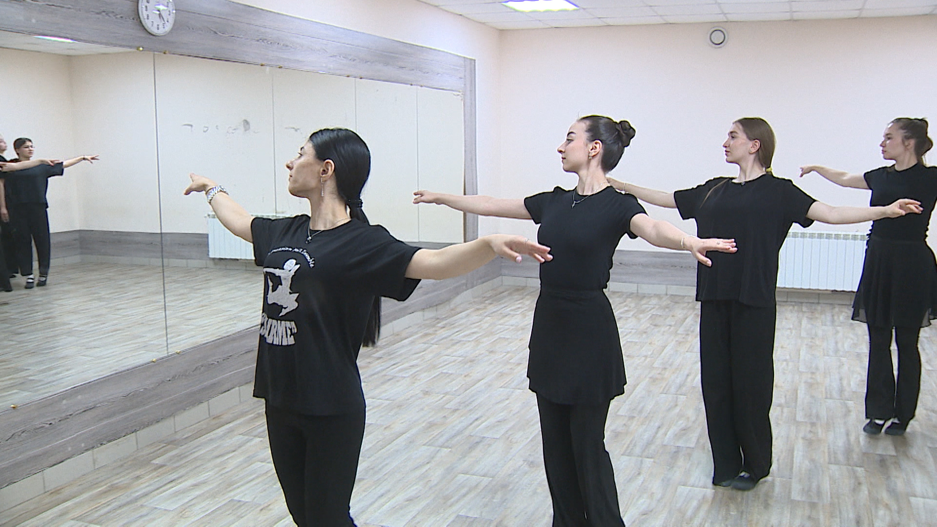 Высокие награды и любовь зрителей: секреты успеха ансамбля кавказского танца из Волгограда