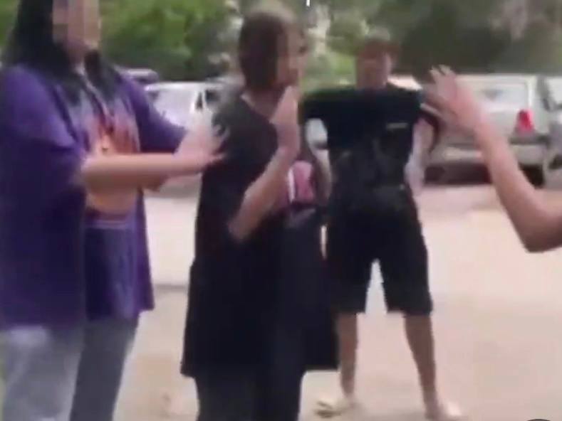 Глава СКР поручил возбудить уголовное дело после видео с избиением школьницы в Волжском