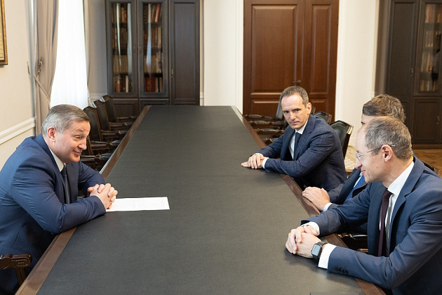 Волгоградский губернатор провел рабочую встречу с руководством ФНС России