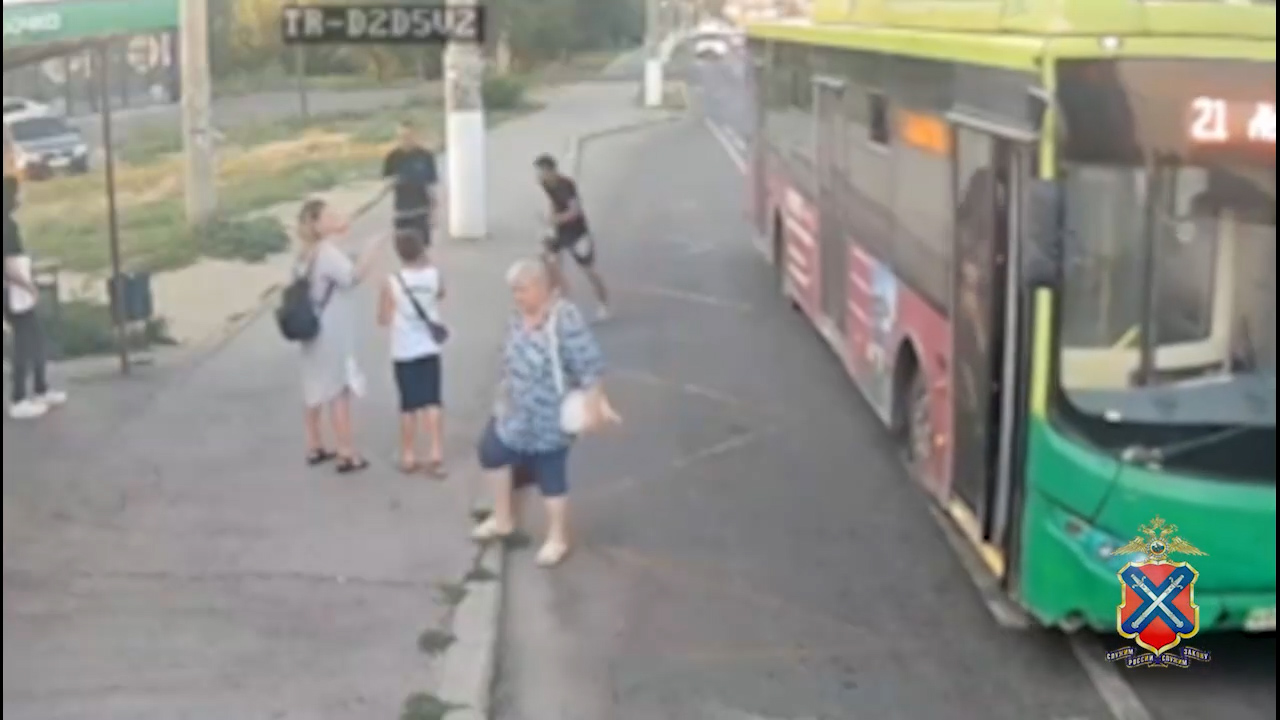 В Волгограде студент распылил перцовый баллончик в салоне автобуса