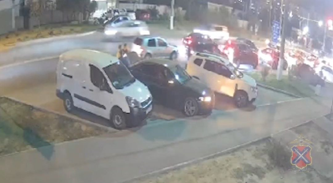 В Волжском нашли водителя, устроившего ДТП и скрывшегося с места аварии