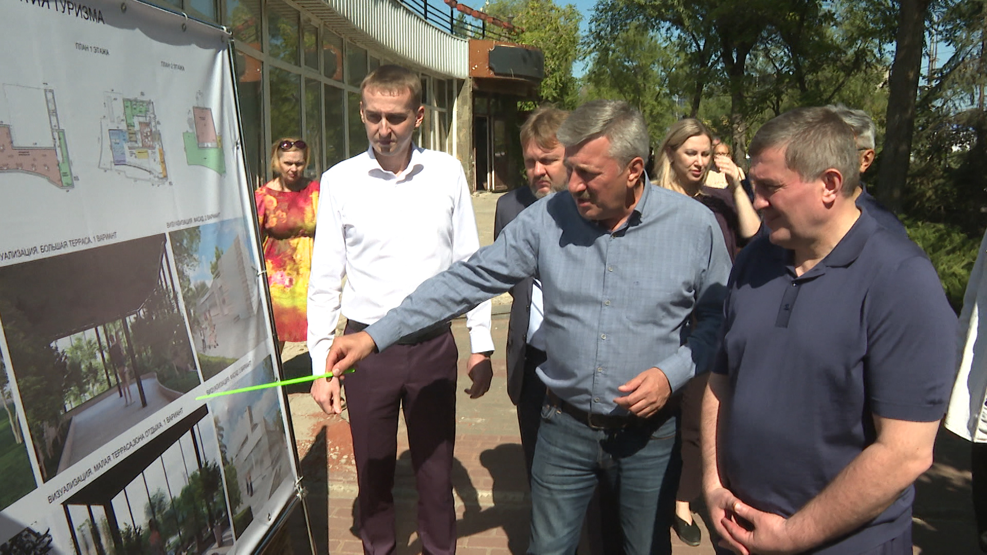 Проехал почти все районы Волгограда: реализацию каких объектов оценил губернатор
