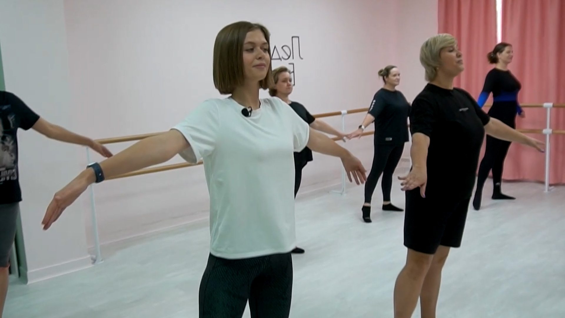 Хорошая замена фитнесу: волгоградцам рассказали о влиянии тренировок по балету на тело