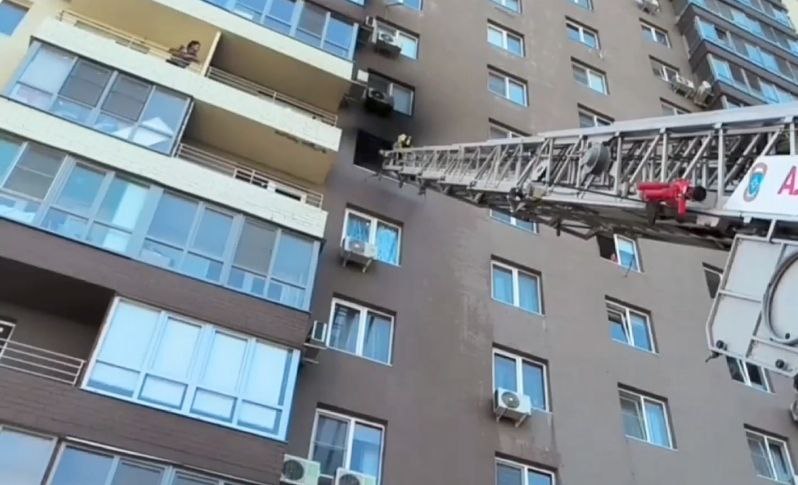 Четверо госпитализированы: в ЖК «Шоколад» в Волгограде потушили пожар