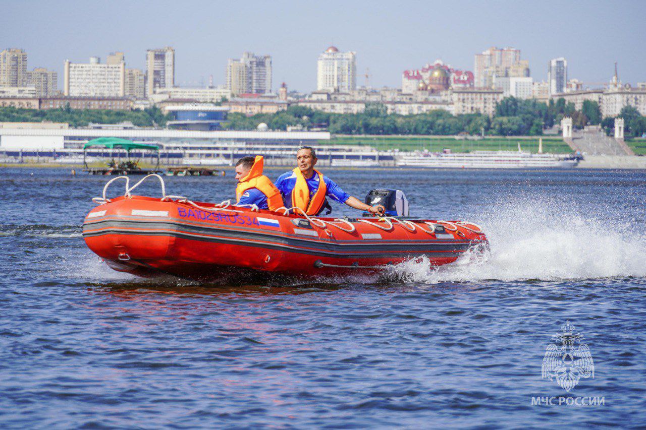 В Волгограде подведен итог второго дня Всероссийского чемпионата госинспекции по маломерным судам МЧС