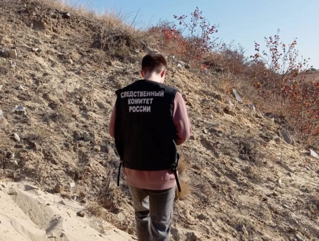 Школьницу, игравшую на песчаном овраге, насмерть засыпало грунтом под Волгоградом