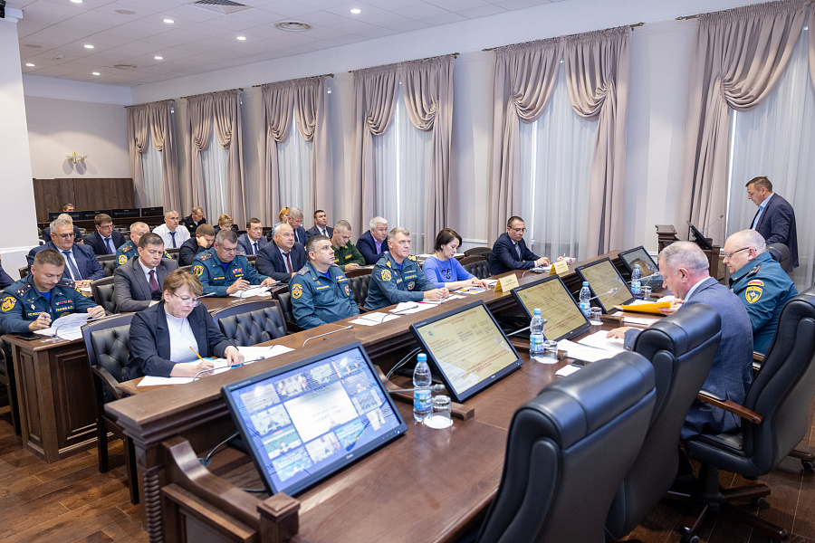 В Волгоградской области на заседании КЧС обсудили готовность к зиме