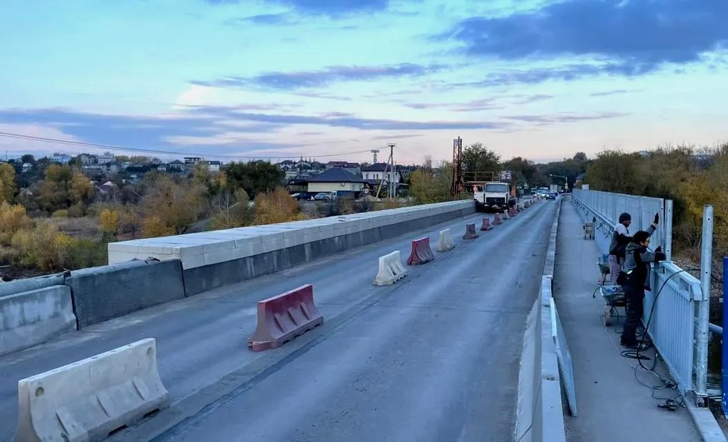 В Волгоградской области возобновляют движение по мосту на остров Зеленый