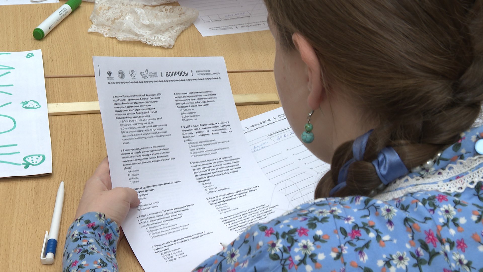 «Интересно, но сложно»: участники этнодиктанта в волгоградской Горьковке рассказали о заданиях