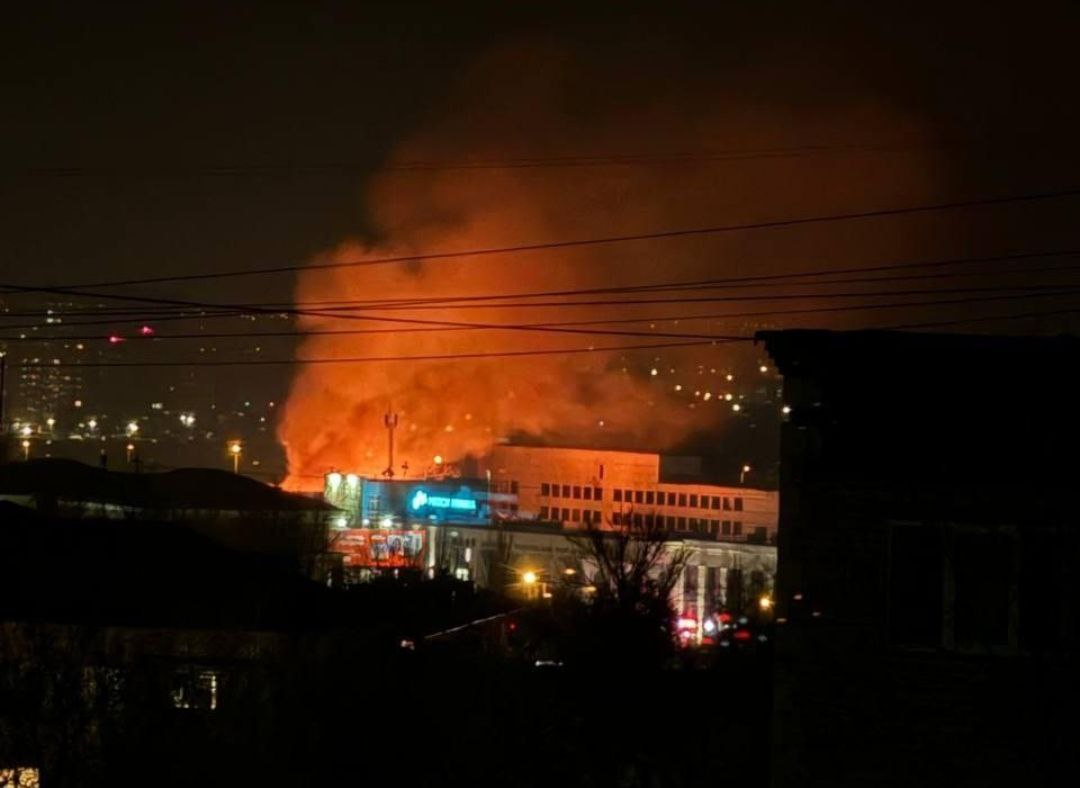 Более трех часов тушили пожар в Тракторозаводском районе Волгограда