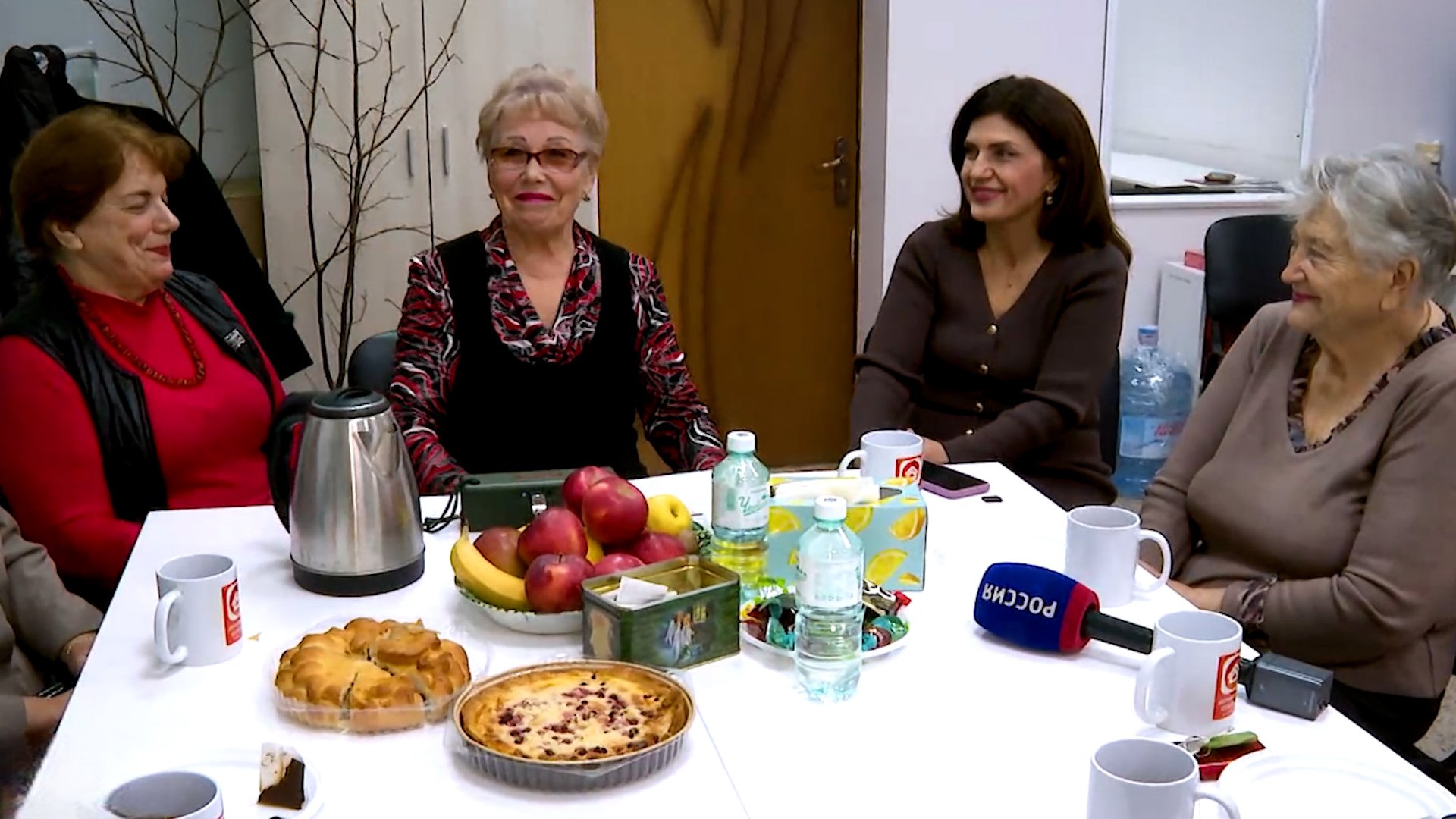 «Ближе друг к другу»:  участники соседского центра Волжского рассказали о ценности живого общения