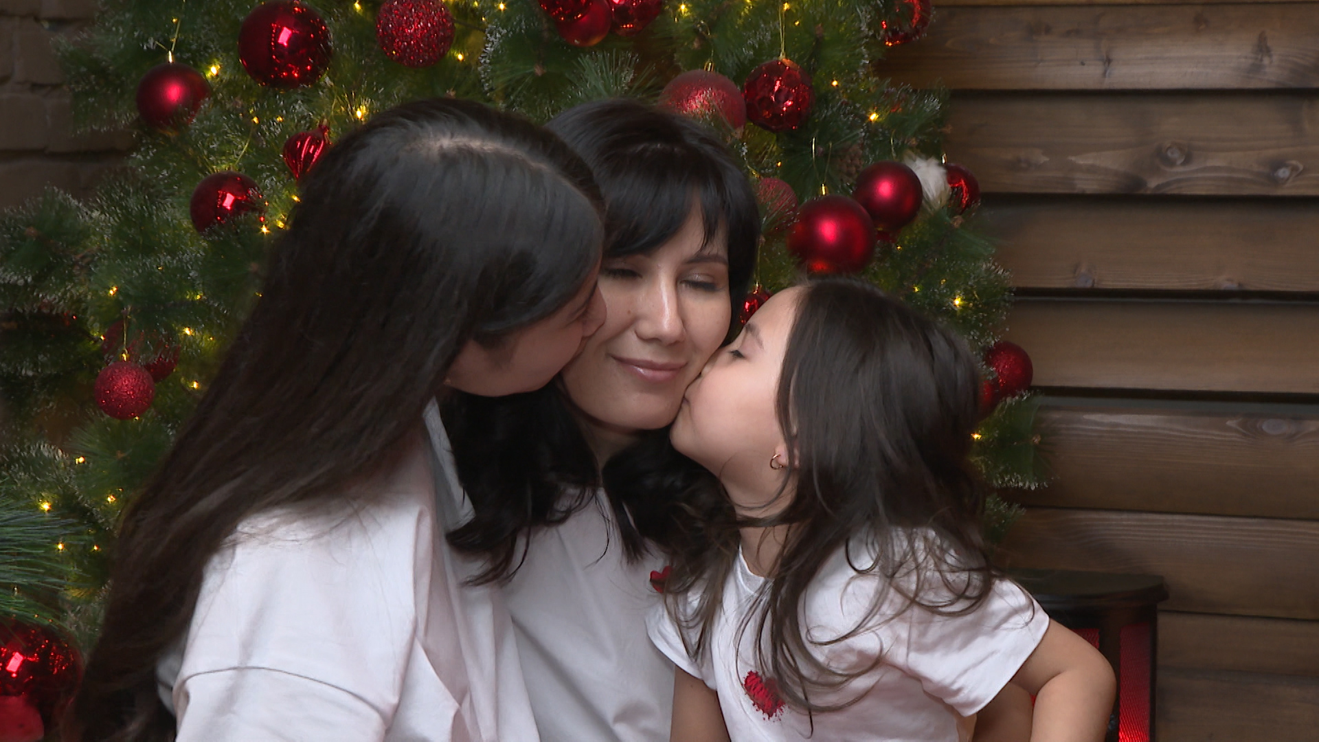 Фотооткрытка герою: для семей бойцов СВО из Волгоградской области организовали новогодние фотосессии