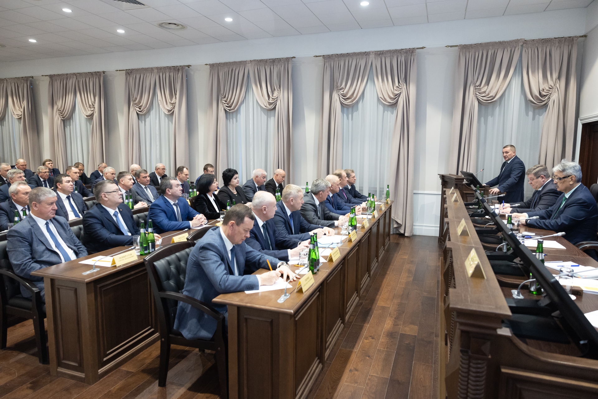 Волгоградский губернатор обсудил итоги года с главами муниципальных образований