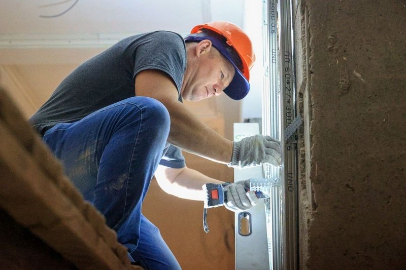 В Волгограде в гимназии № 14 меняют инженерные системы в рамках капремонта