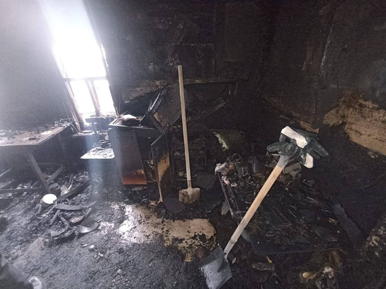 Двое мужчин погибли в горящем доме в Волгоградской области