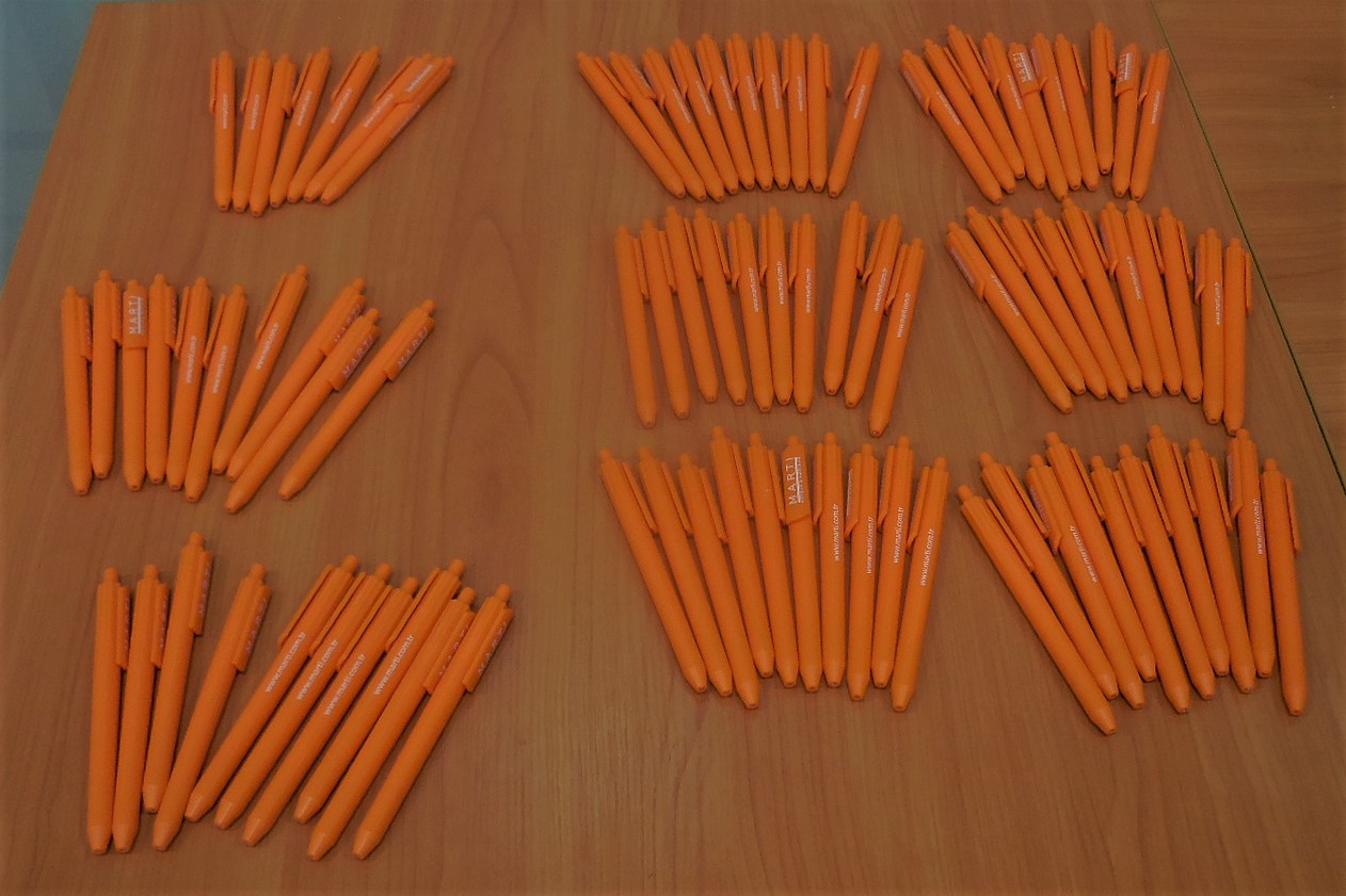 В аэропорту Волгограда остановили иностранку с 425 сувенирами