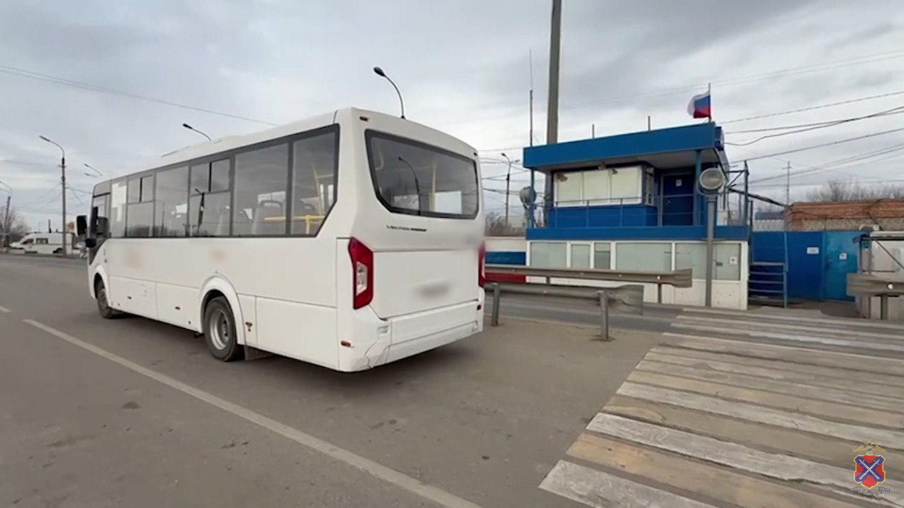 Служебная собака помогла найти наркотики у двоих пассажиров автобуса под Волгоградом