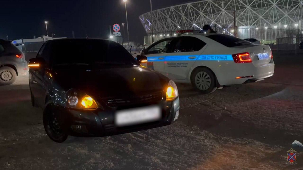 Рейд по выявлению нарушений ПДД провели сотрудники в центре Волгограда