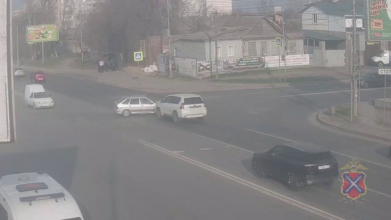 Пассажирка легковушки попала в больницу после ДТП в Волгограде