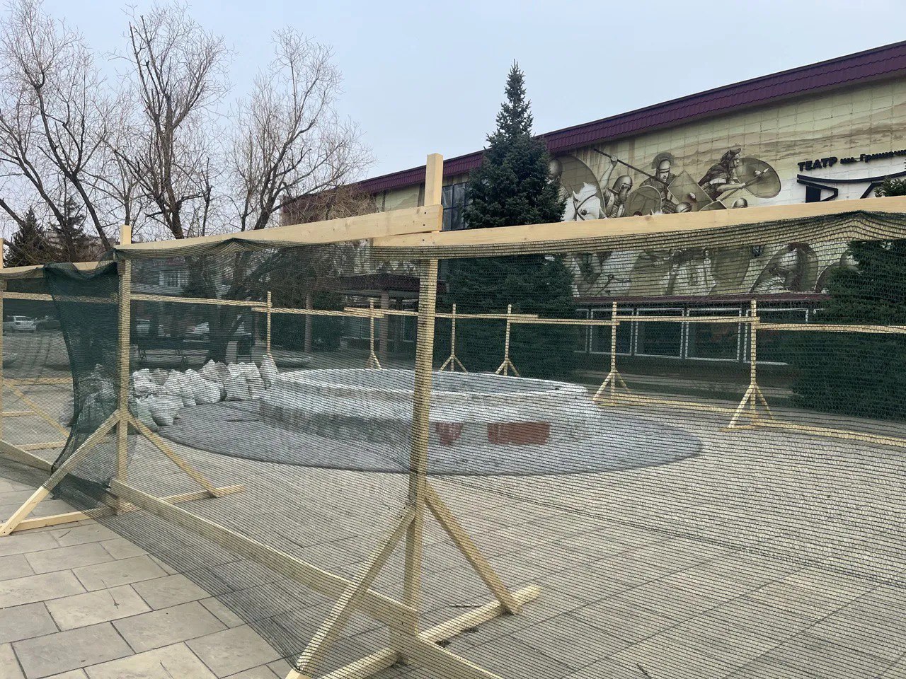 В Волжском готовят фонтаны к новому сезону