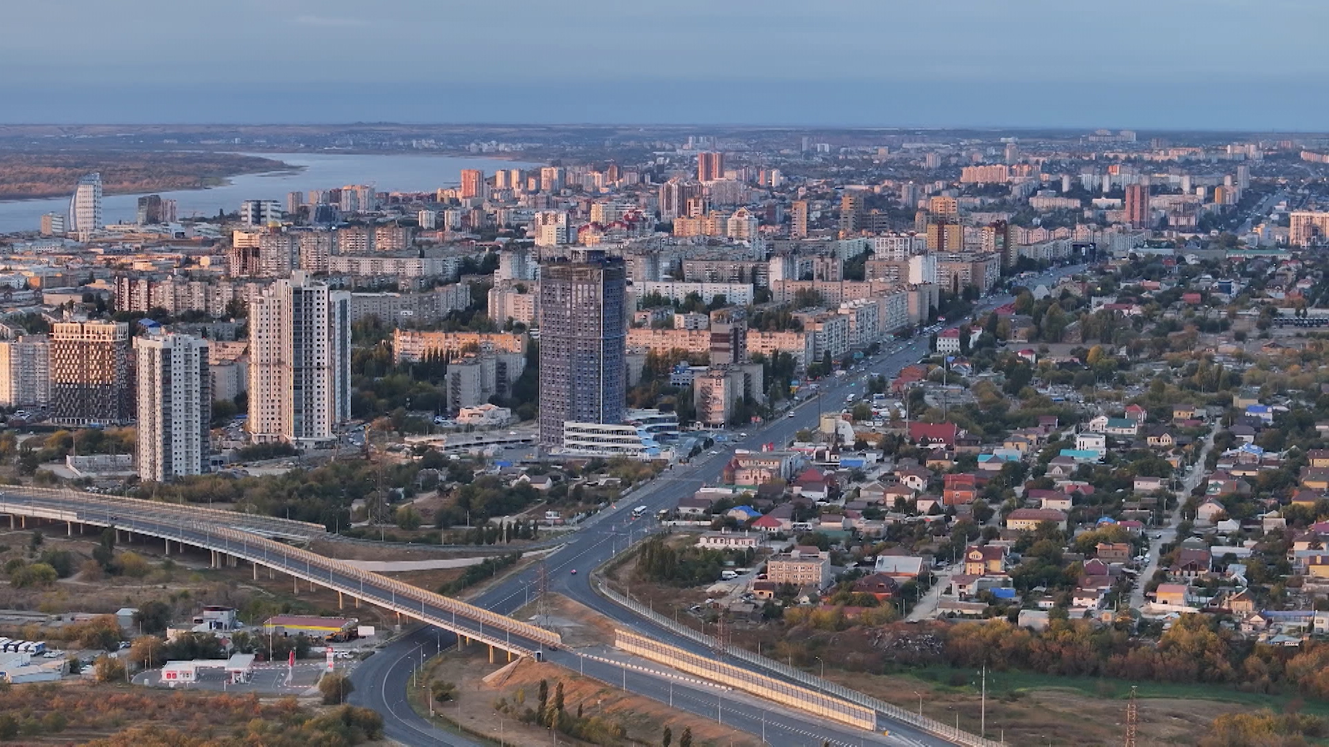 В Волгограде отремонтируют подъезды в 743 многоквартирных домах