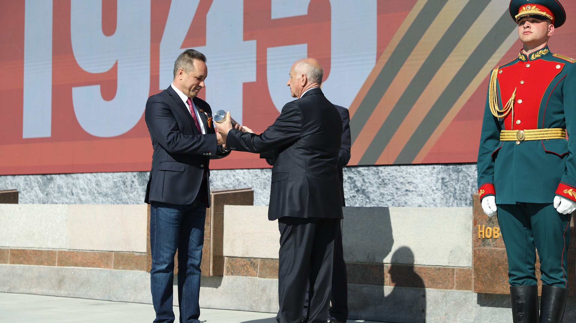 В Волгограде встретили участников автопробега Героев России к 80-летию Победы