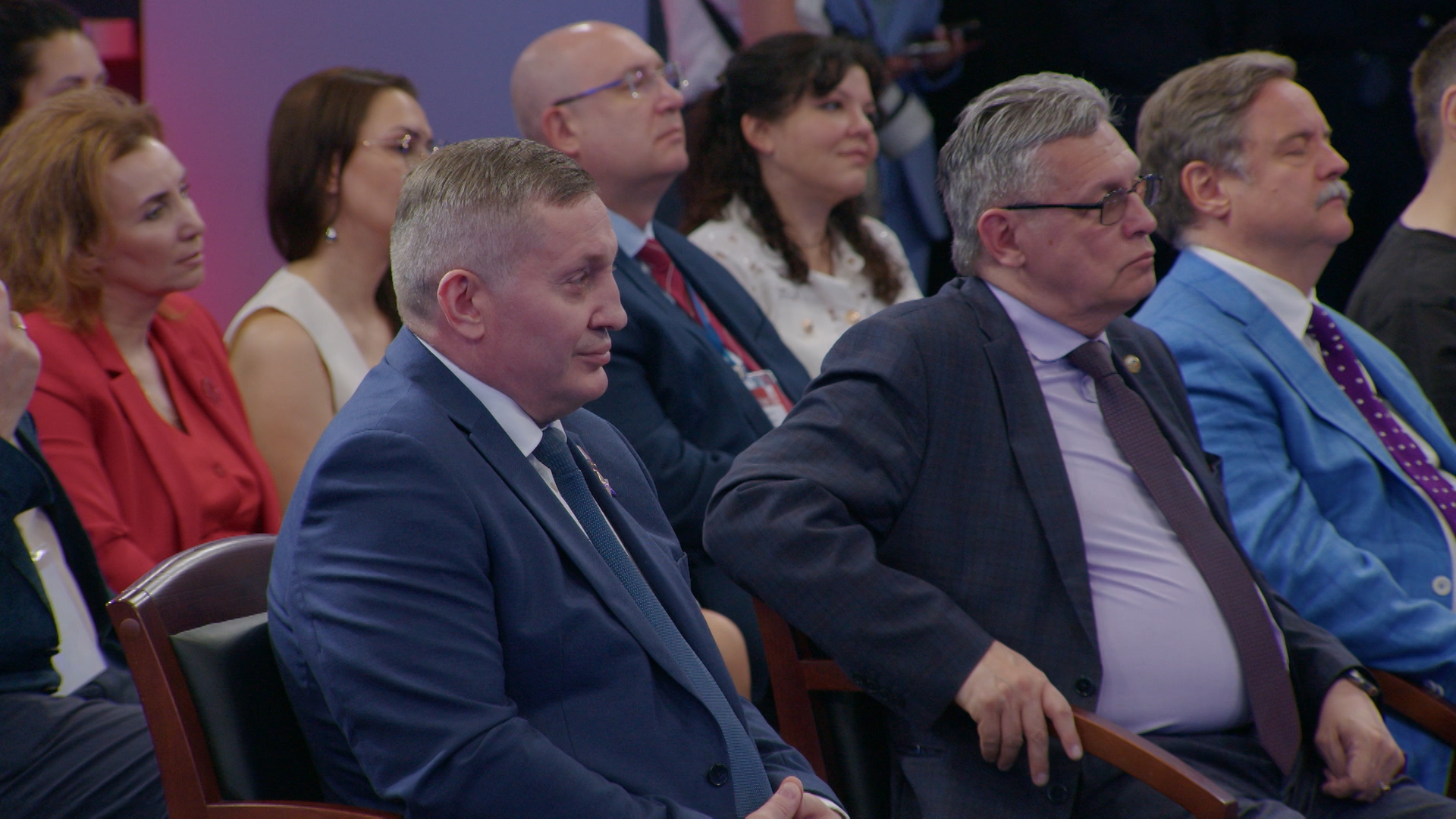 Андрей Бочаров и Рифат Сабитов наградили сотрудников ГТРК «Волгоград-ТРВ»