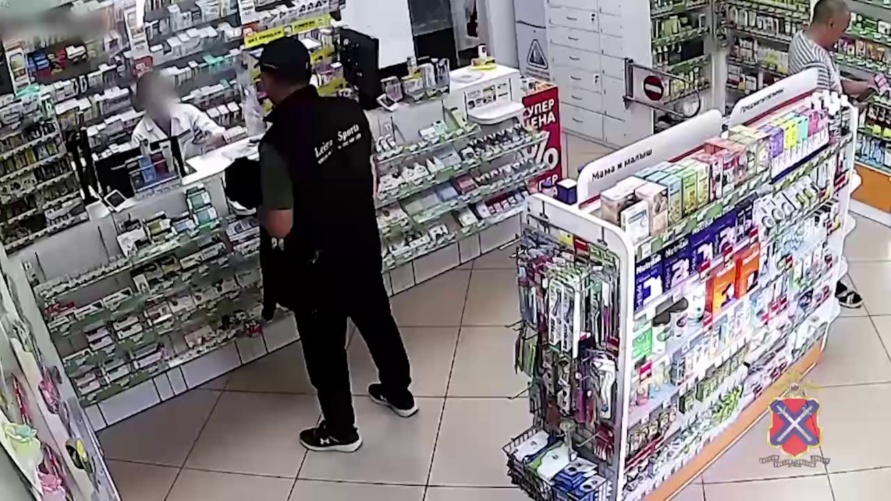 Волгоградские оперативники задержали в Москве казахстанца, сбывающего сотни фальшивых купюр