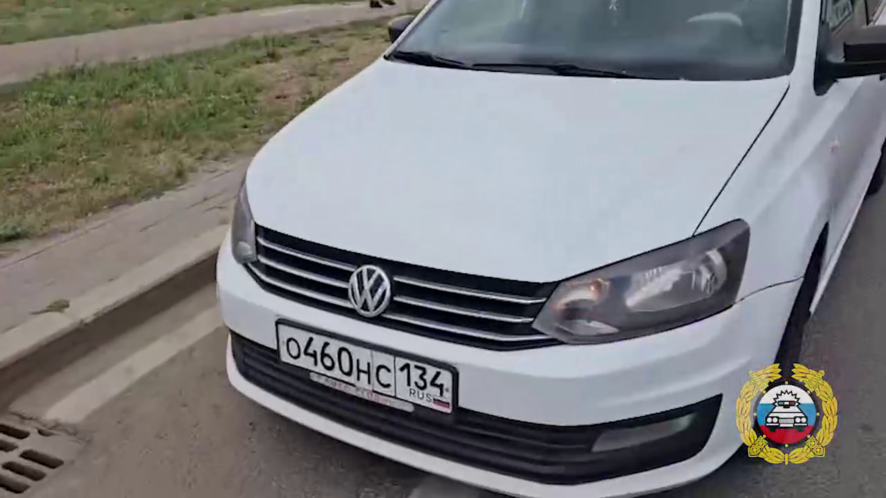 Такси с фальшивой буквой на номерах задержали в аэропорту Волгограда