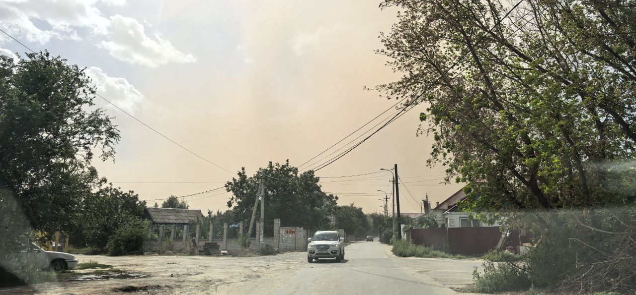 На пыльную бурю жалуются жители юга Волгограда