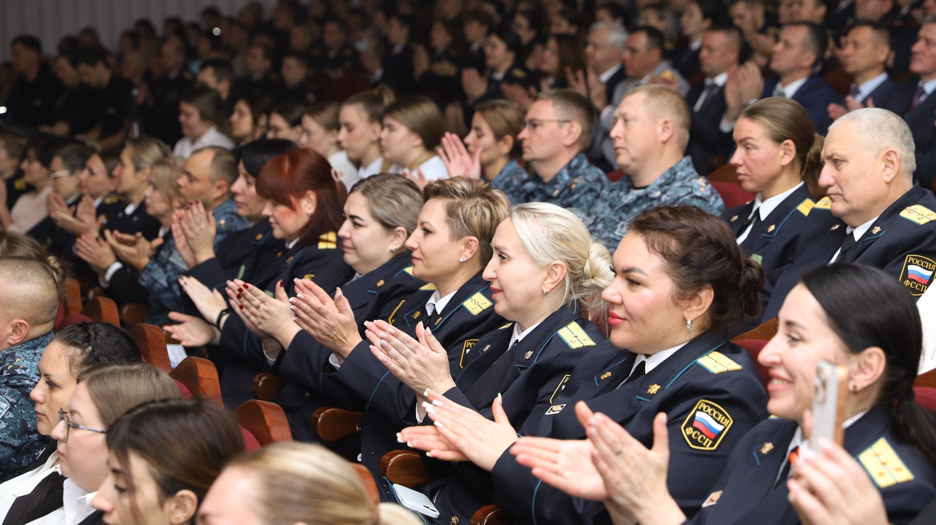 В Волгограде наградили судебных приставов в честь профессионального праздника