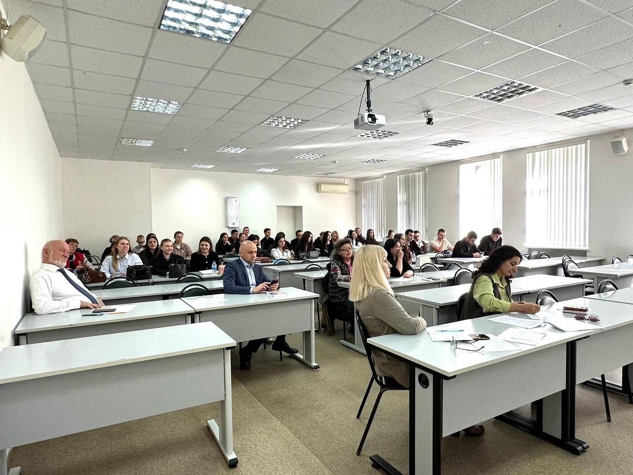 Более 1,5 тысячи молодых исследователей собрались на конференции в Волгограде