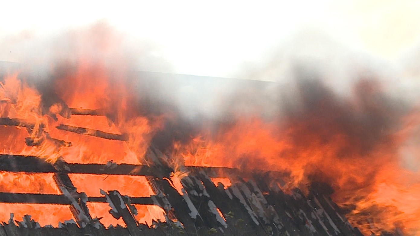 Женщину увезли в больницу после пожара в Волгоградской области