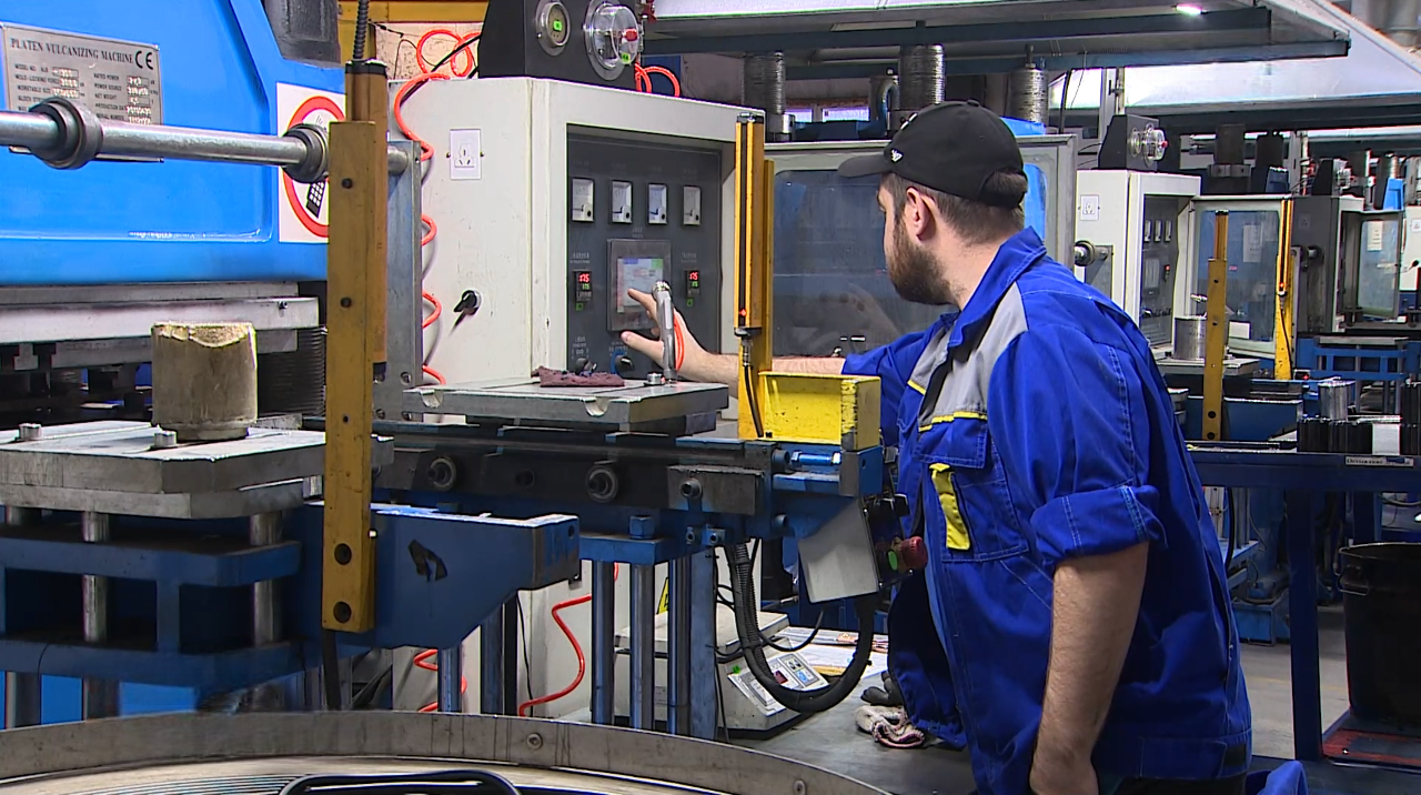 Экономят время и повышают эффективность: на волжском заводе вводят бережливое производство