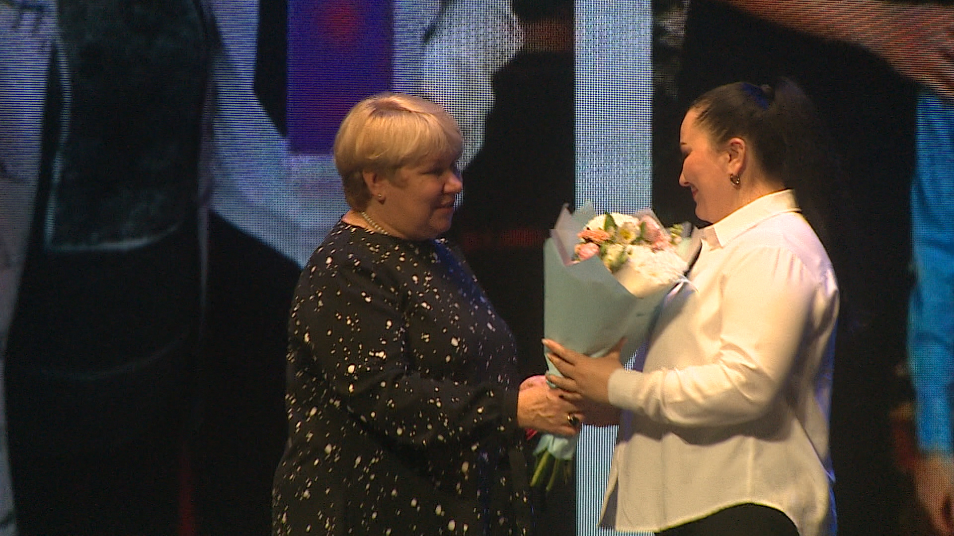 Многодетных мам из Волгоградской области наградили почетным знаком губернатора