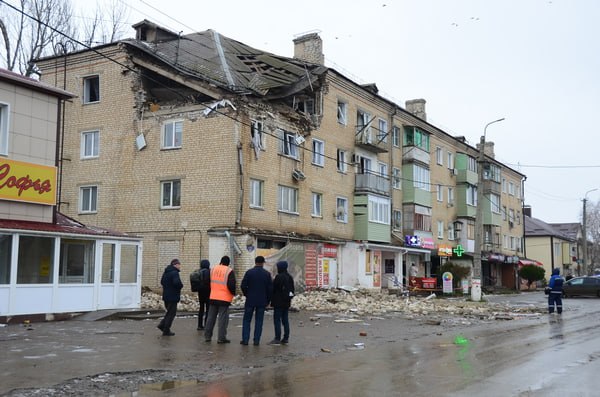 В Петровом Вале жителям поврежденного дома предоставят маневренное жилье
