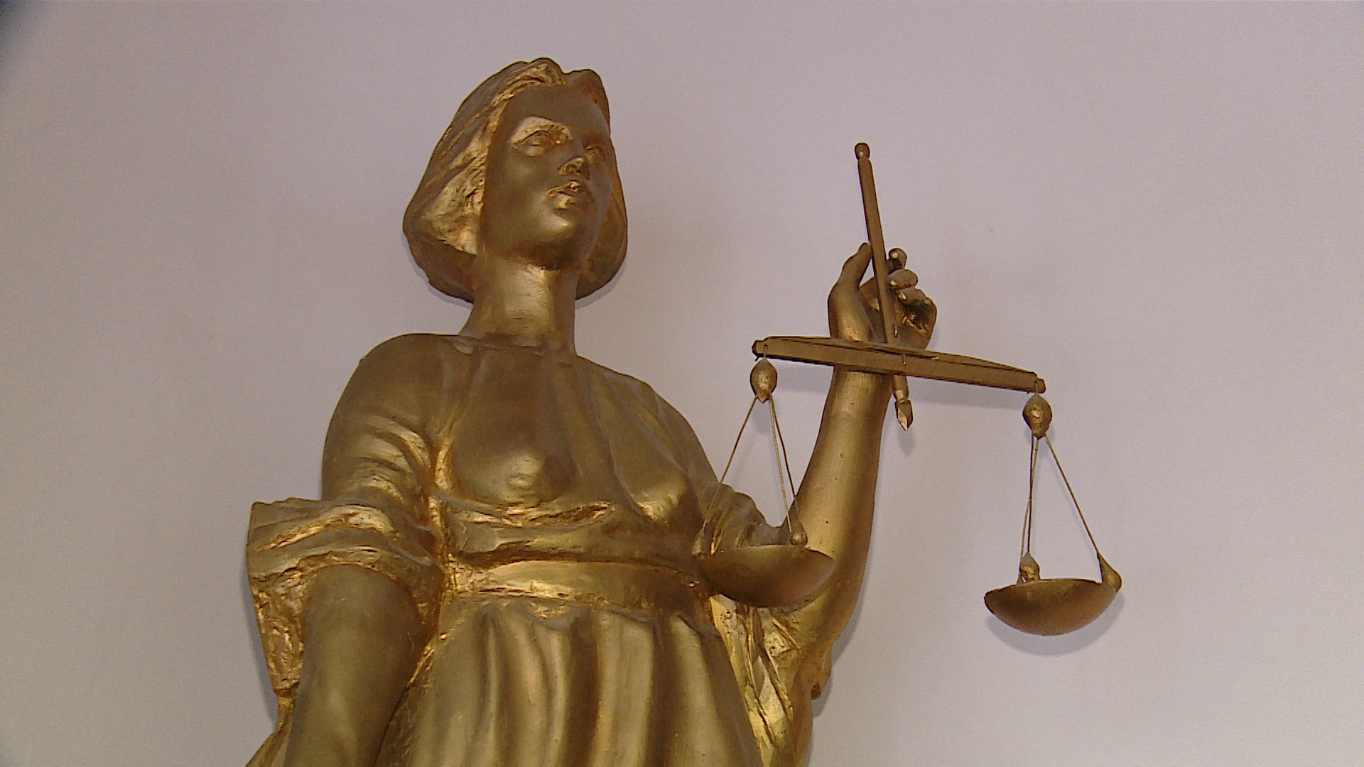 Суд взыскал с компании выплаты пострадавшему на производстве работнику в Волгоградской области