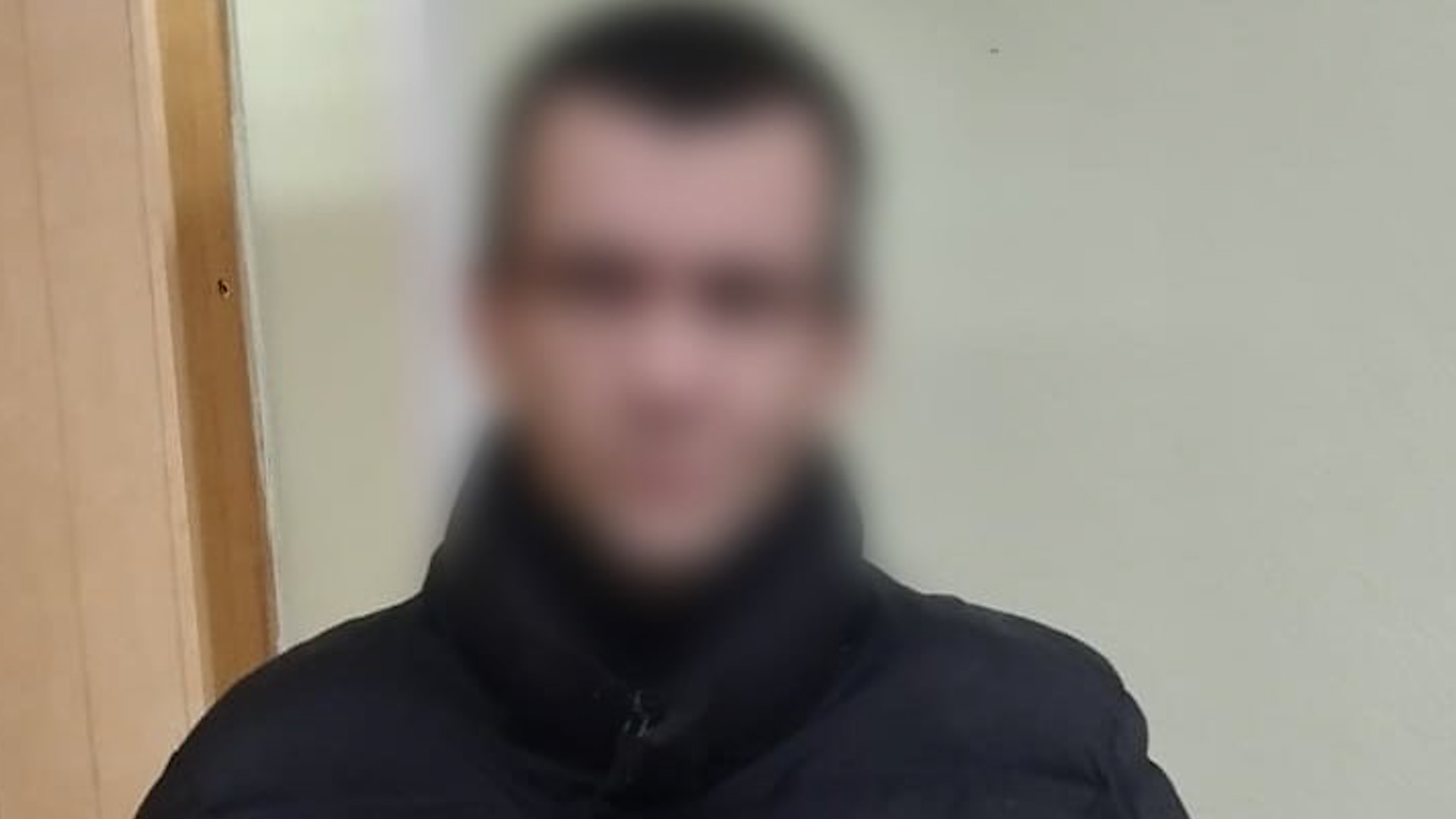 Жителя Волгограда с двумя свертками наркотиков поймали у тайника