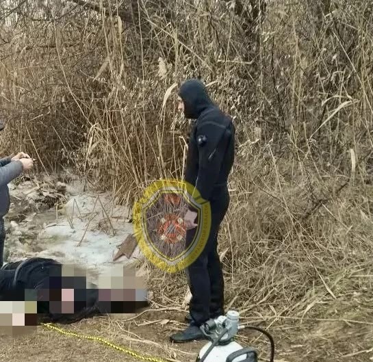 Тела двух рыбаков вытащили на сушу из реки Кура в Волгоградской области