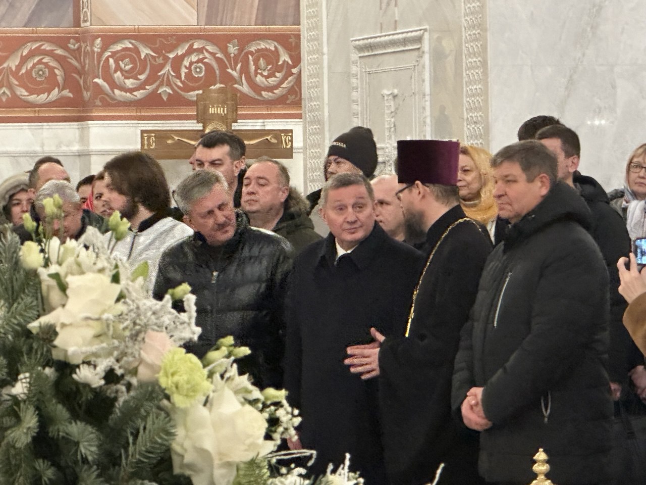 Губернатор посетил богослужение в соборе Волгограда в Рождественский сочельник