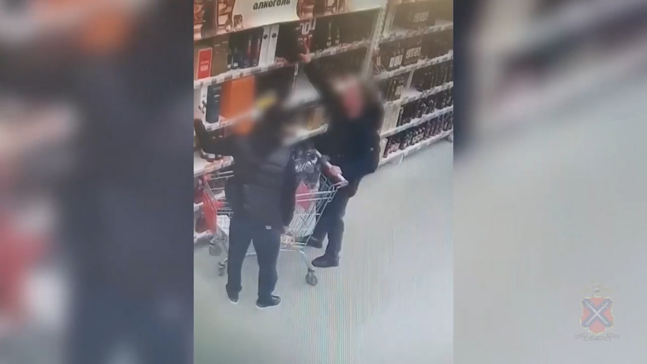 Молодой человек и подросток задержаны за кражу продуктов из волгоградского магазина