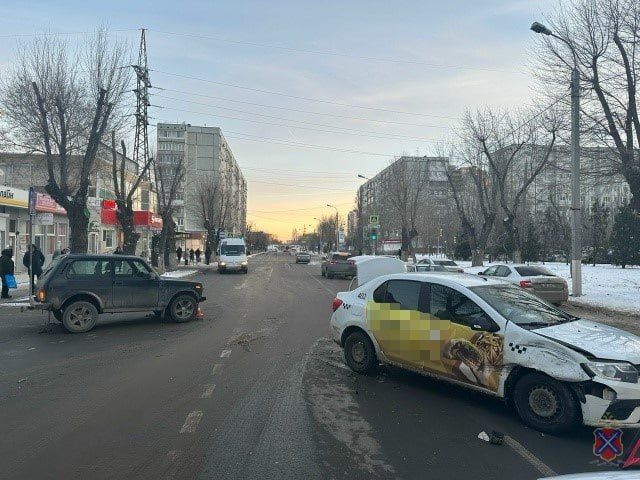ДТП с участием такси произошло в Волгограде