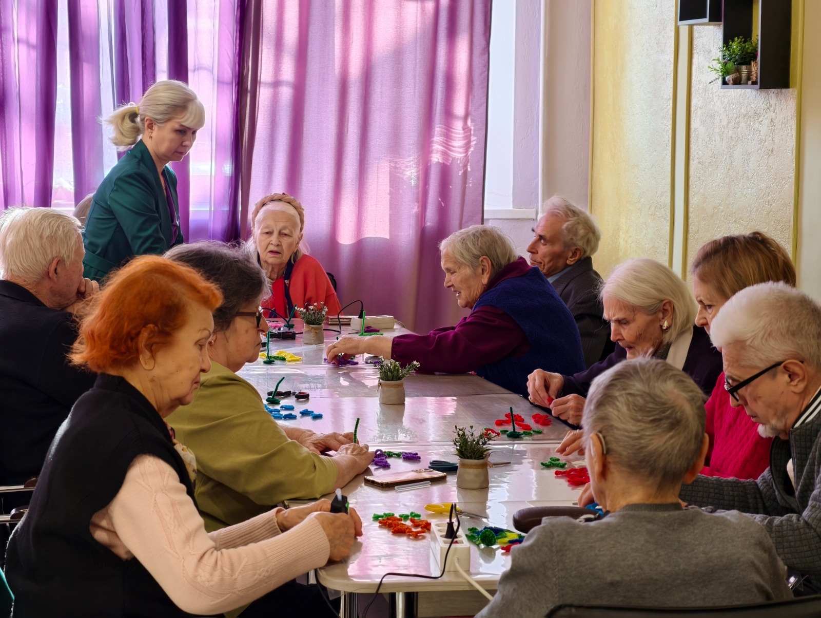 За год порядка 7,6 тысячи жителей Волгоградской области получили уход вне стационара
