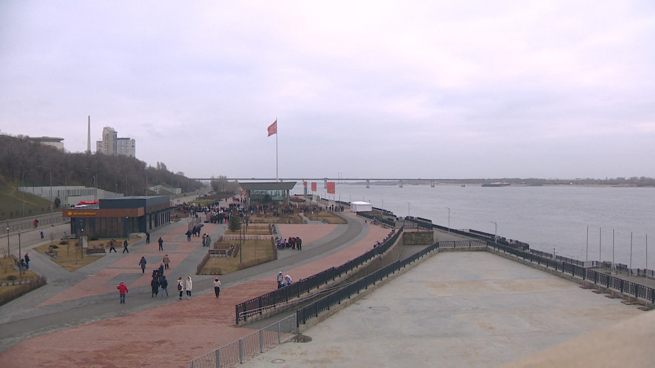 Километровый забег проходит на Нулевой продольной в Волгограде