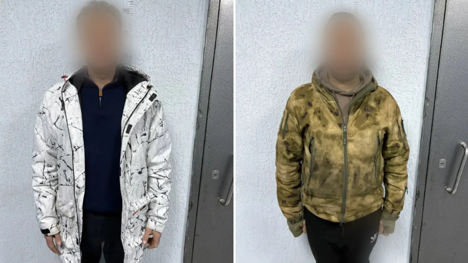 Двух взломщиков подъездных дверей нашли в Волгограде