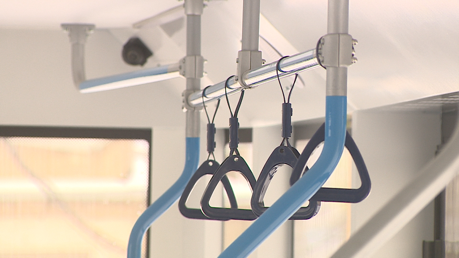 Волгоградец попал в больницу из-за резкого торможения трамвая